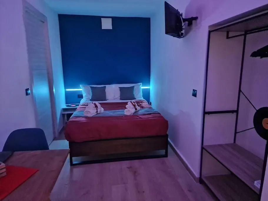 Apartment Tribunali Naples Flat